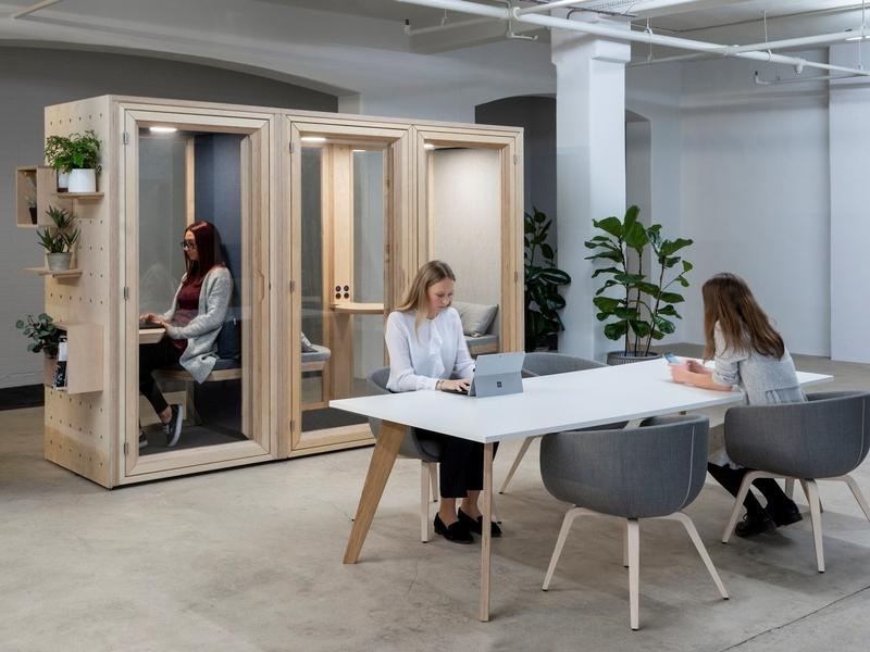 Private individual working booth for office